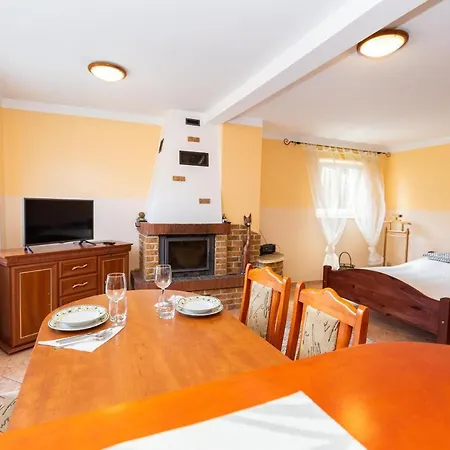 Semesterbostad Dom O Dwoch Niezaleznych Kondygnacjach Jastrzębia Góra